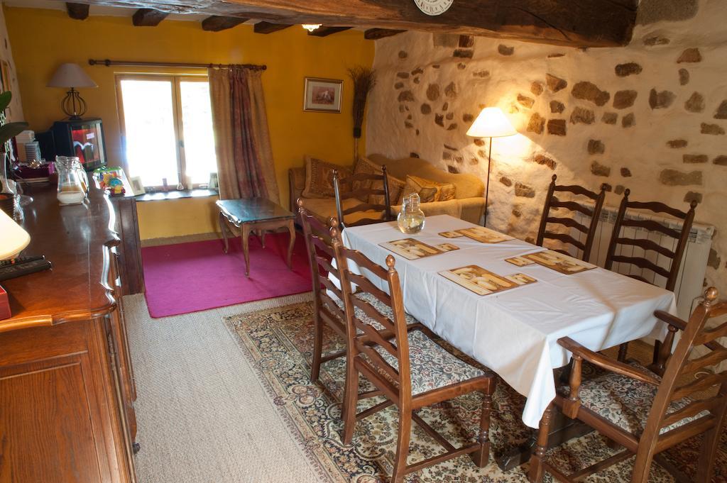 L'Ancien Presbytere Chambres D'Hote Ou Gite Le Dorat Bagian luar foto