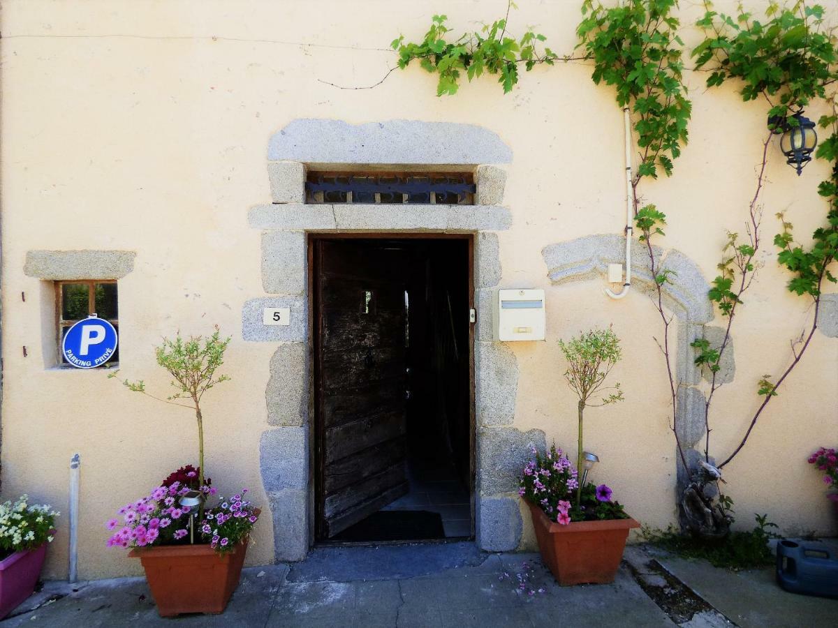 L'Ancien Presbytere Chambres D'Hote Ou Gite Le Dorat Bagian luar foto