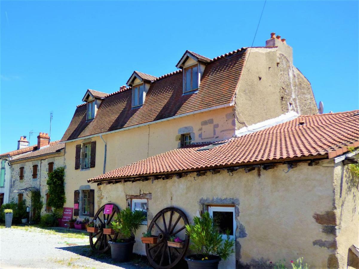 L'Ancien Presbytere Chambres D'Hote Ou Gite Le Dorat Bagian luar foto